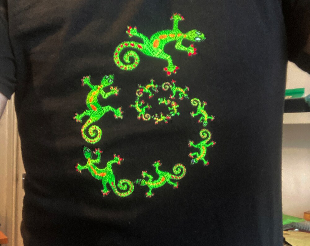 UV Reactive embroidered Gecko spiral T-shirt
